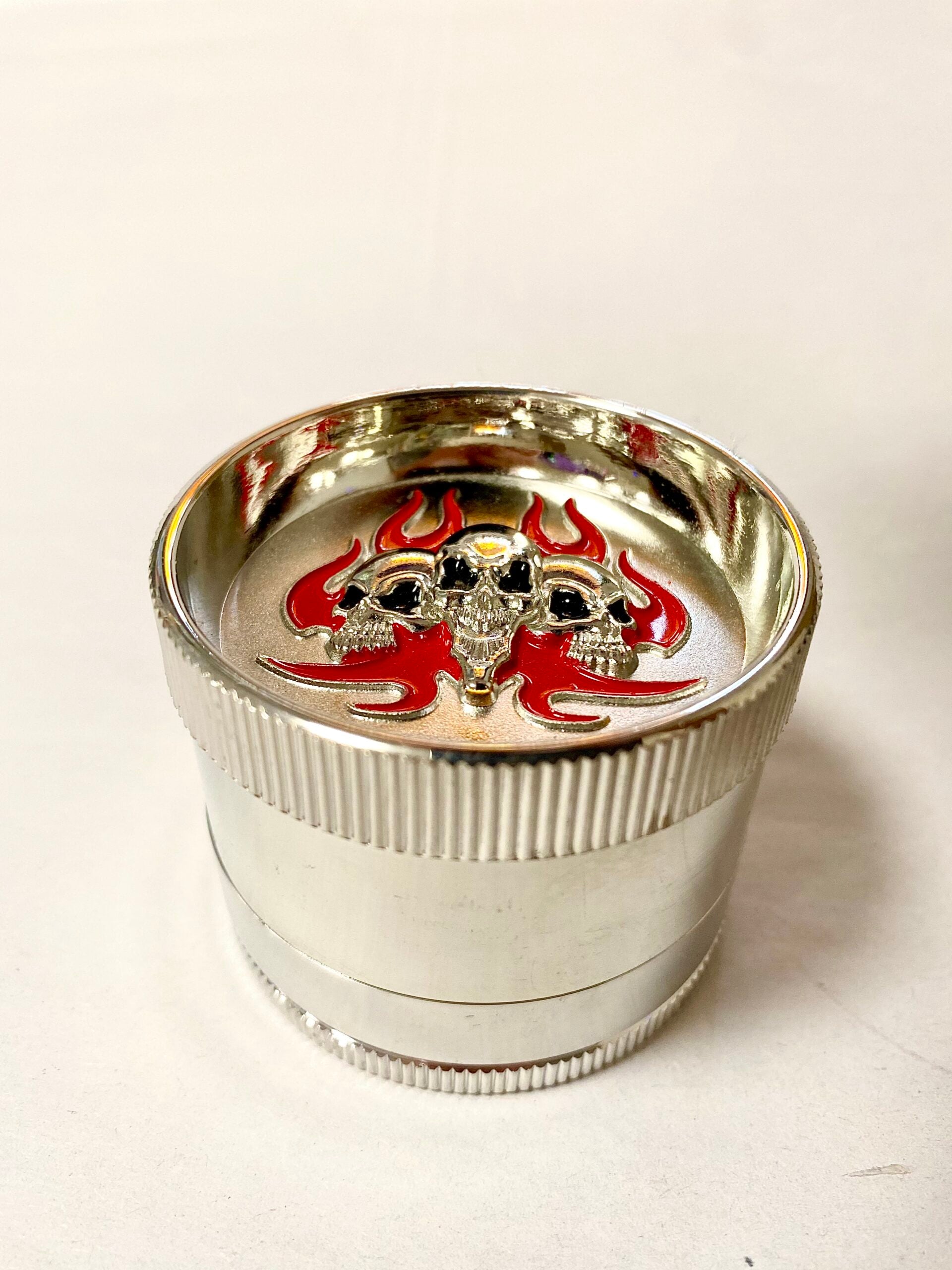 Grinder - Skulls on Fire - Silver 4 piece